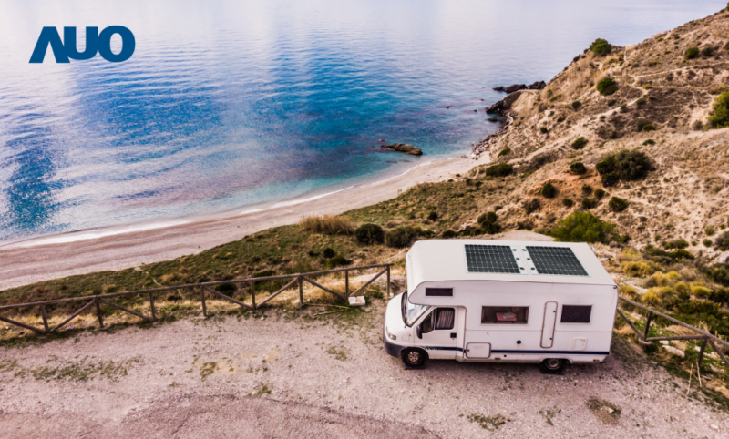 「可撓輕量化太陽光電板SunCurva」使用輕量特殊耐候型複合板取代傳統太陽能板的玻璃前板，不僅降低70%重量，每米平方僅3Kg；具有抗衝擊性能及通過電磁相容性測試，可應用於交通運輸工具，如露營車、遊艇等